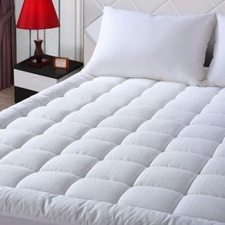 No. 2 - EASELAND Queen Size Mattress Pad - 1