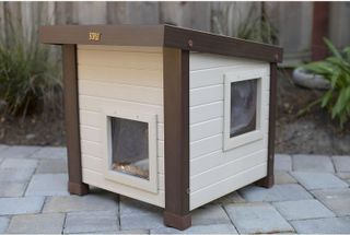 No. 7 - New Age Pet ECTH350 ecoFLEX Albany Outdoor Feral Cat House - 5