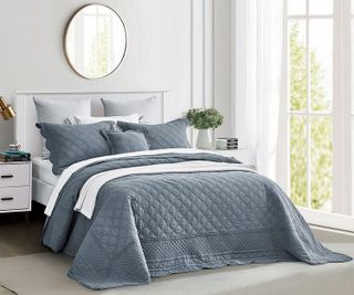 No. 8 - CHIXIN Oversized Cotton Bedspread King Size - 2