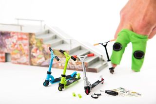 No. 8 - Grip&Tricks Toy Figure Scooter - 2