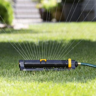 No. 7 - Melnor 65074-AMZ XT Turbo Oscillating Sprinkler - 2