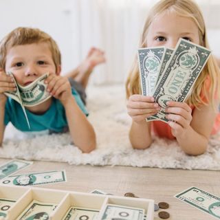 No. 3 - Classic Play Money Set - 3