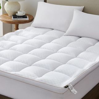 Top 10 Mattress Pads and Toppers for a Cozy Sleep- 5