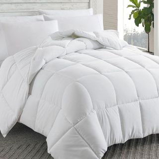 No. 7 - Cosybay Down Alternative Comforter - 1