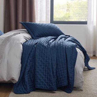 No. 8 - Bedsure Twin Extra Long Quilt Set - 2