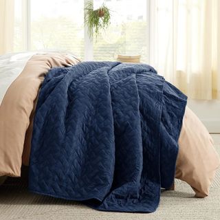 No. 1 - Bedsure Queen Quilt Set - 2