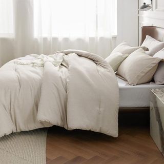 No. 6 - Bedsure King Comforter Set - 2