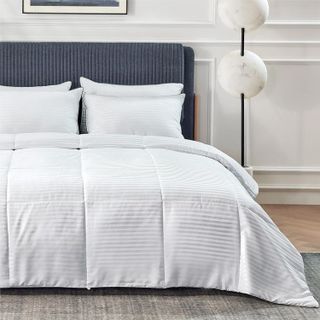 No. 5 - Bedsure Lightweight Duvet Insert - 1