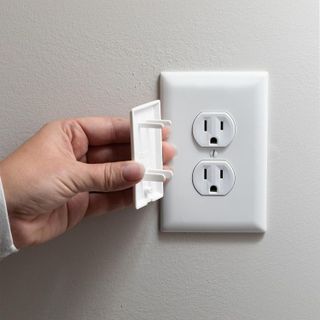 No. 6 - Qdos Safety StayPut Double Outlet Plug Cover - 3