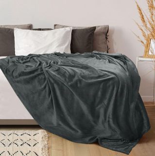 No. 3 - Utopia Bedding Fleece Blanket - 2