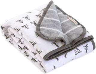 10 Best Baby Blankets for a Cozy and Cuddly Nursery- 2