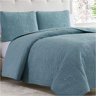 10 Best Bedspreads, Coverlets, and Sets for Your Bedroom- 4
