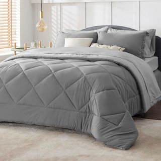 No. 10 - Bedsure Queen Comforter Set - 1