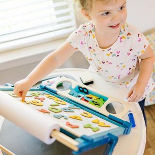 No. 6 - Melissa & Doug Tabletop Art Easel - 5