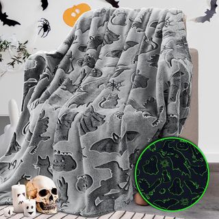 No. 8 - REXEO Throw Blanket Kids Soft Fleece Blankets - 1