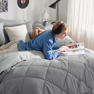 No. 10 - Bedsure Queen Comforter Set - 2
