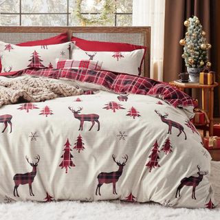 No. 1 - Bedsure Christmas Duvet Cover King - 1