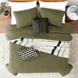 No. 8 - Green King Size Quilt Bedding Sets - 2