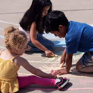 No. 5 - Ready 2 Learn Jumbo Sidewalk Chalk - 2