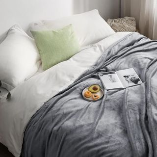 No. 9 - Bedsure Fleece Bed Blankets - 4