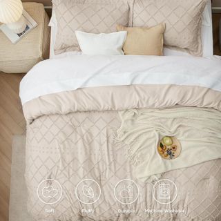 No. 6 - Bedsure Boho Comforter Set - 3