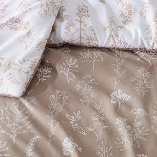 No. 5 - Bedsure Comforter Set - 5