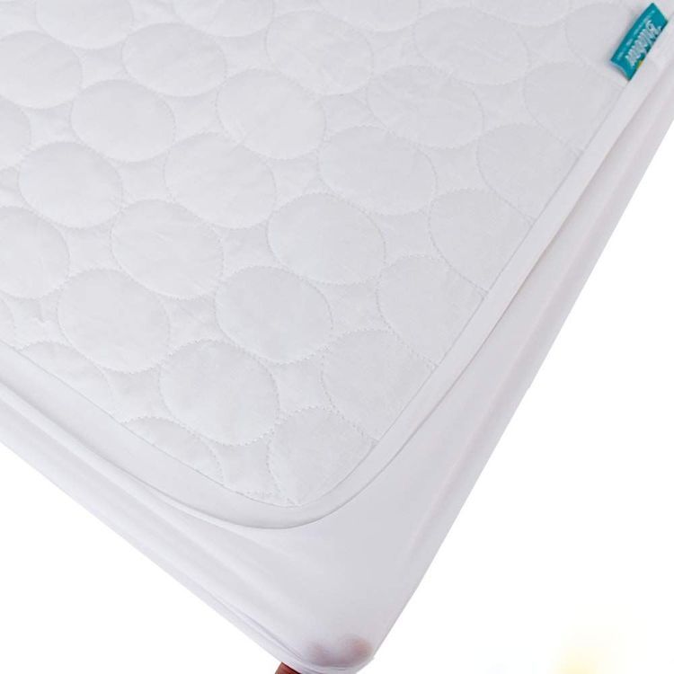 No. 4 - Biloban Crib Mattress Protector - 5