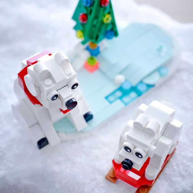 No. 3 - LEGO Wintertime Polar Bears - 4