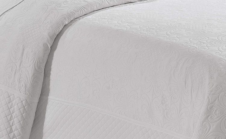 No. 5 - Kids Zone Home Collection 3 Piece Full/Queen Embossed White Coverlet Bedspread - 2