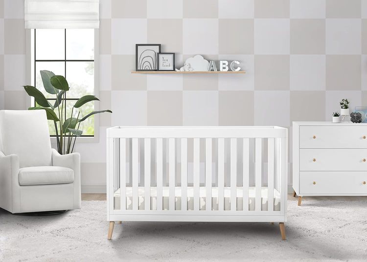 No. 4 - Essex 4-in-1 Convertible Baby Crib - 2