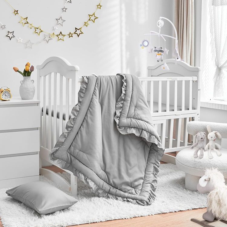 No. 3 - 3 Pieces Crib Bedding Set - 1