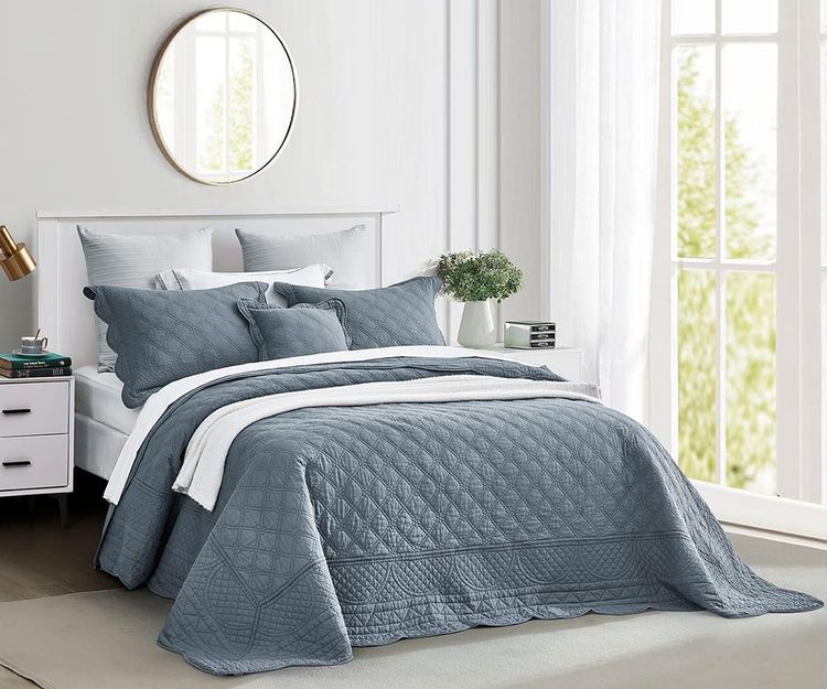 No. 8 - CHIXIN Oversized Cotton Bedspread King Size - 2