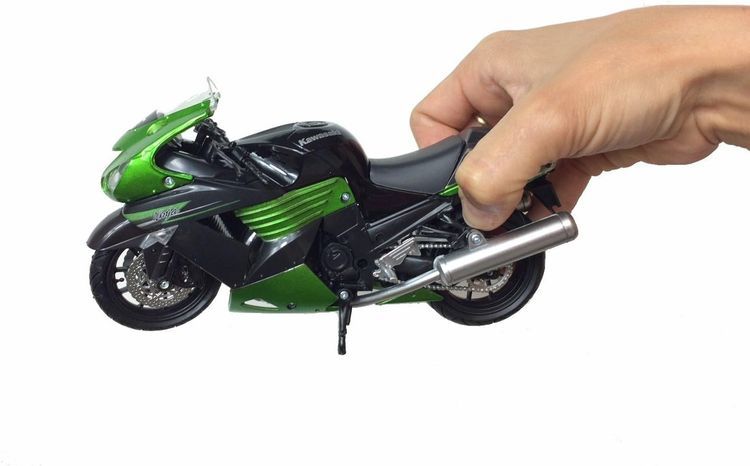 No. 8 - New-Ray 1:12 2011 Kawasaki Zx-14 - 2