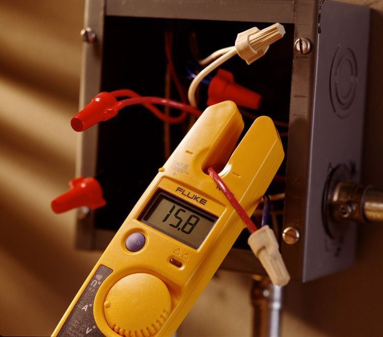 No. 7 - Fluke T5-600 Voltage Tester - 5