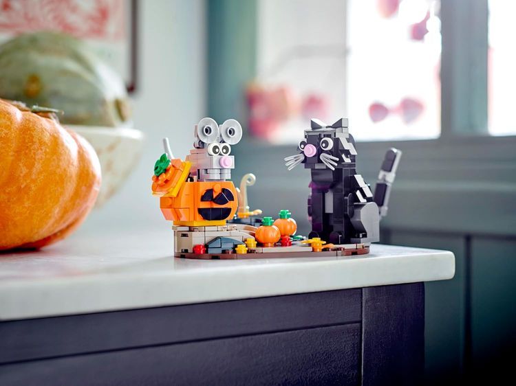 No. 1 - LEGO Halloween Cat & Mouse - 2