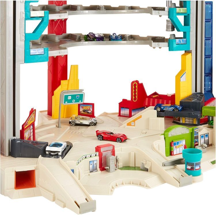 No. 6 - Hot Wheels Mega Garage - 3