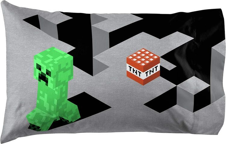 No. 4 - Jay Franco Minecraft Lone Creeper Pillowcase - 2