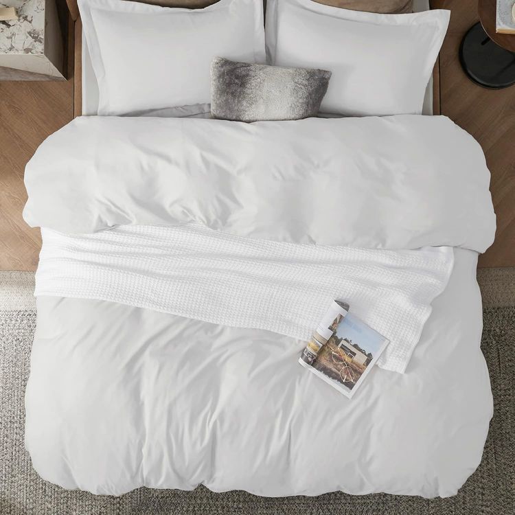 No. 4 - Bedsure White Duvet Cover Queen Size - 3