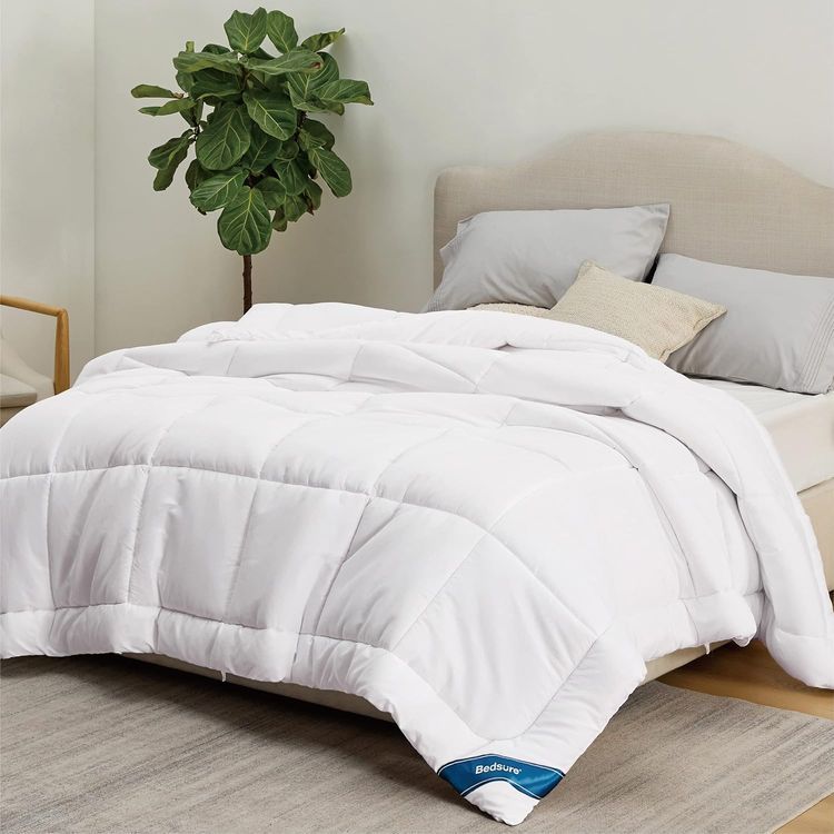No. 5 - Bedsure Quilted All Season Comforter - 2