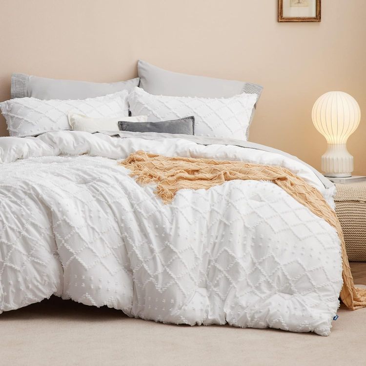 No. 6 - Bedsure Boho Comforter Set - 1