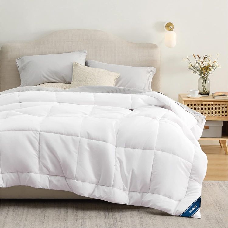 No. 2 - Bedsure Queen Comforter - 3