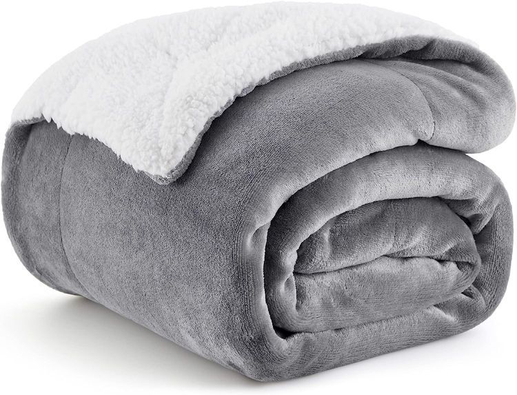 No. 2 - Bedsure Sherpa Fleece Throw Blanket - 1