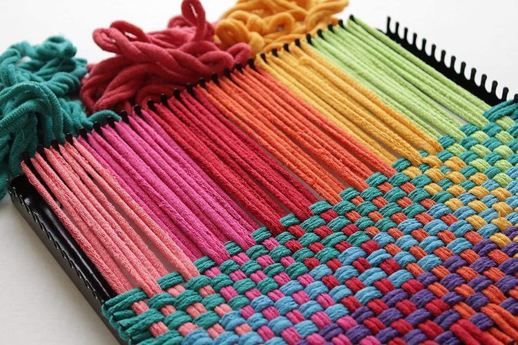 No. 8 - Harrisville Designs 10" Potholder Loom Kit - 4