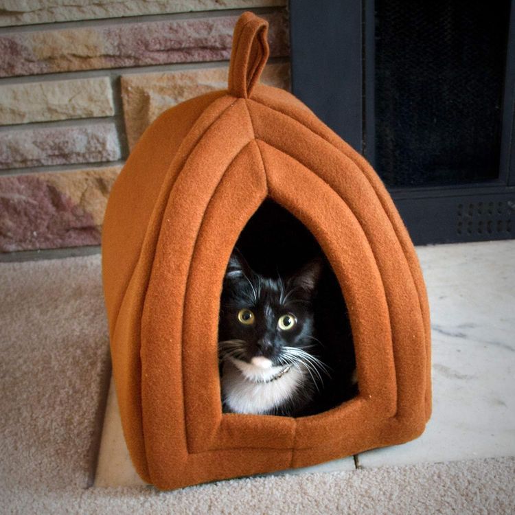 No. 6 - PETMAKER Cat Bed - 1